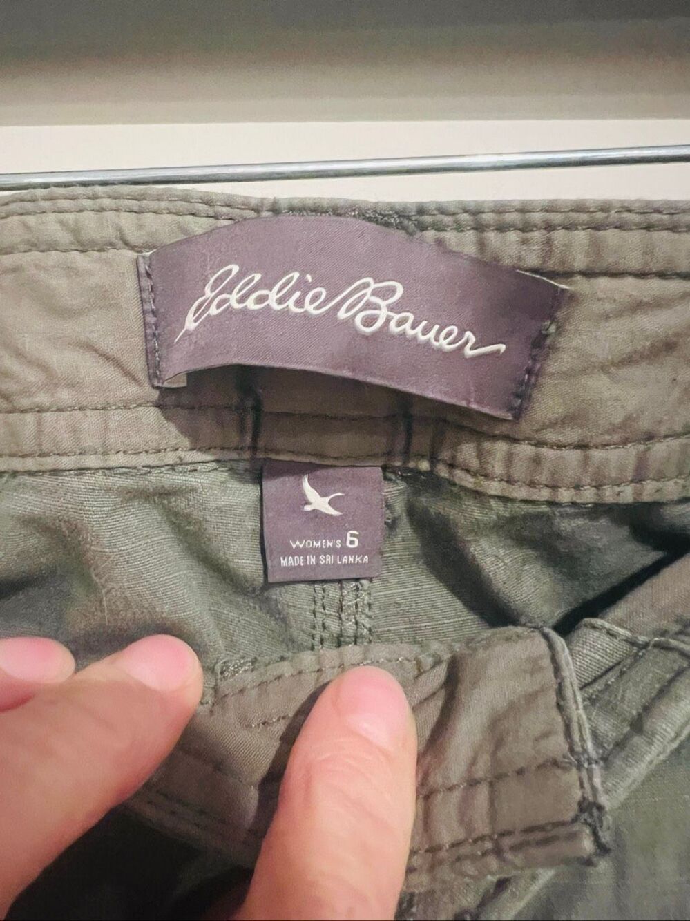 Eddie Bauer Green CArgo Khaki shorts sz 6 - Picture 2 of 11